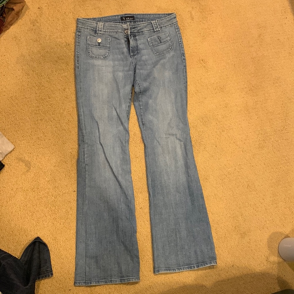 STS women’s low waisted flare jeans